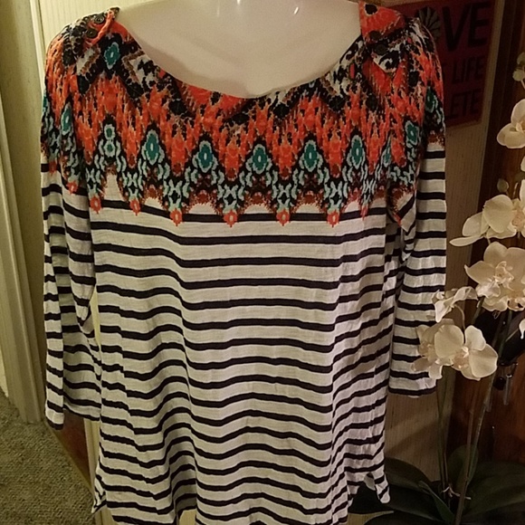 Lucky Brand TOP - Picture 2 of 3